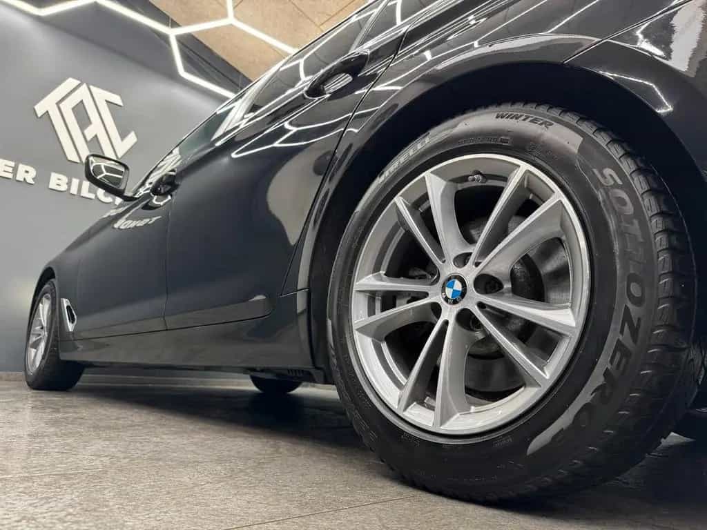 BMW 5 Series 520 5 Touring 520 d xDrive 12/2022-photo-16