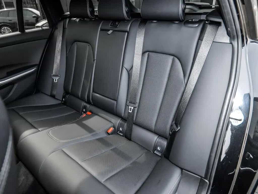 BMW 3 Series 320d 01/2023-photo-16