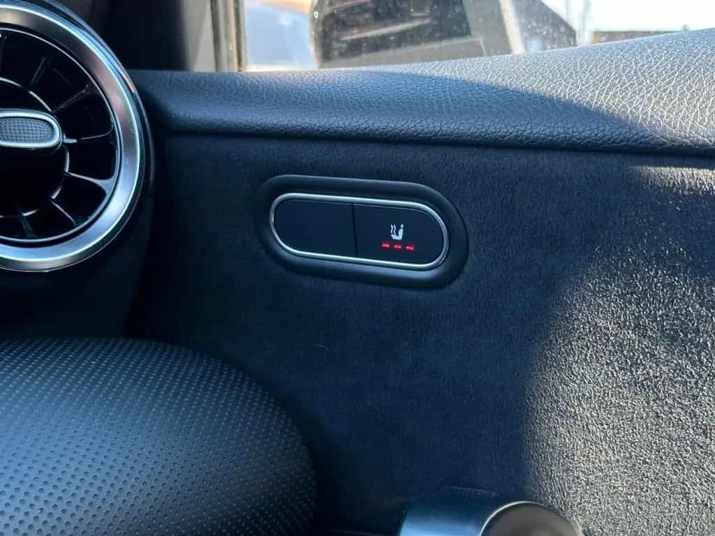 Mercedes-Benz A 200 *AMG-LINE*PANO*NAVIGATION-PREMIUM* 11/2018-photo-21