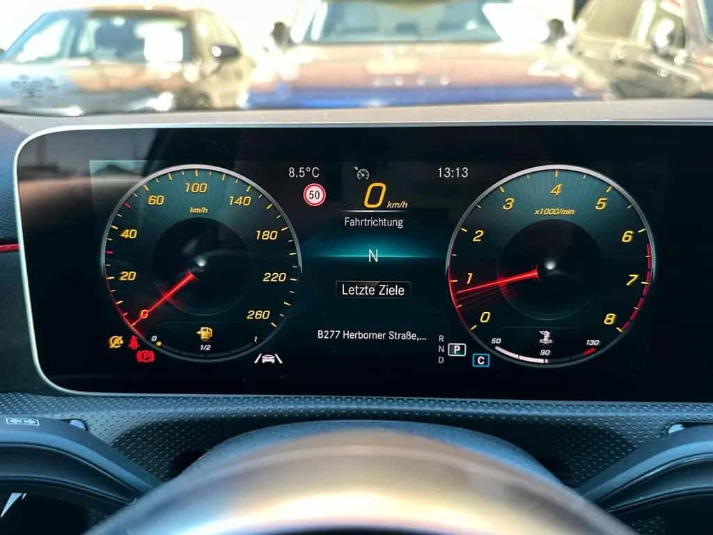 Mercedes-Benz A 200 *AMG-LINE*PANO*NAVIGATION-PREMIUM* 11/2018-photo-25