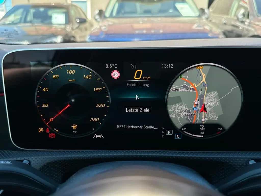 Mercedes-Benz A 200 *AMG-LINE*PANO*NAVIGATION-PREMIUM* 11/2018-photo-27