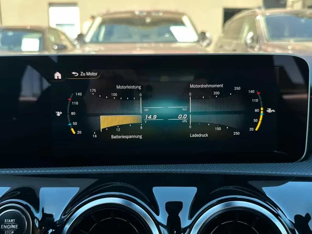 Mercedes-Benz A 200 *AMG-LINE*PANO*NAVIGATION-PREMIUM* 11/2018-photo-29