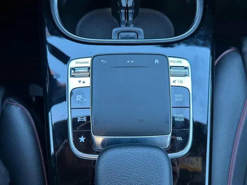 Mercedes-Benz A 200 *AMG-LINE*PANO*NAVIGATION-PREMIUM* 11/2018-photo-38