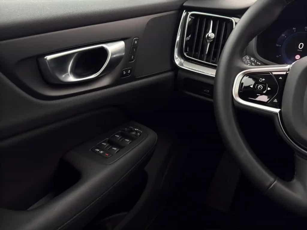Volvo V60 B4 CC Plus AWD/Leder/Navi/LED/Kam/19Zoll/GJR 01/2024-photo-11