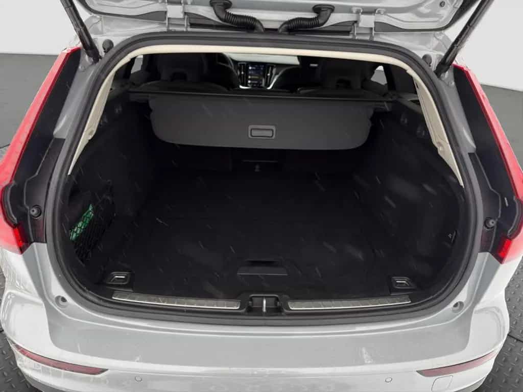 Volvo V60 B4 CC Plus AWD/Leder/Navi/LED/Kam/19Zoll/GJR 01/2024-photo-14