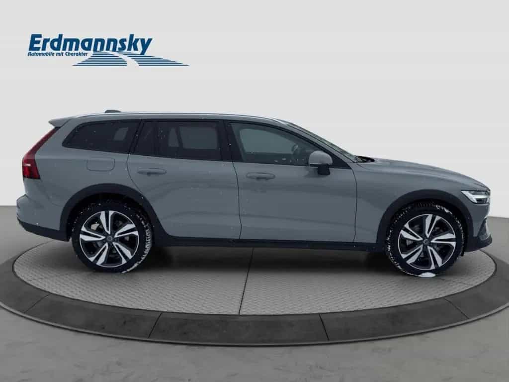 Volvo V60 B4 CC Plus AWD/Leder/Navi/LED/Kam/19Zoll/GJR 01/2024-photo-5