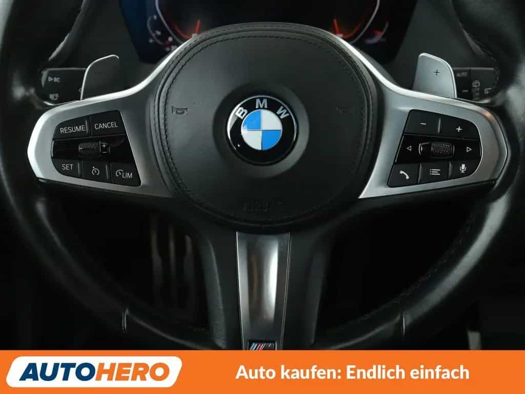 BMW M135 1er M135i xDrive Aut.*NAVI*HEAD-UP*LED*TEMPO*PDC 01/2021-photo-18