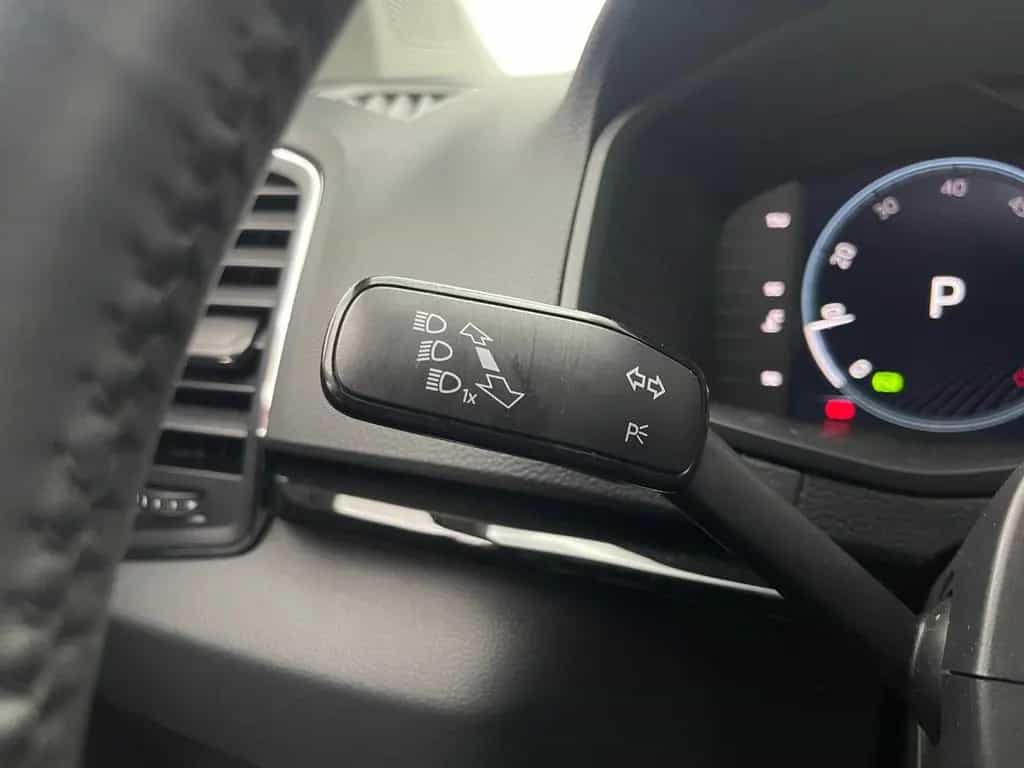 Skoda Karoq Style 4x4 *KESSY*KAM*LED*ACC*CARPLAY*SHZ* 02/2023-photo-18