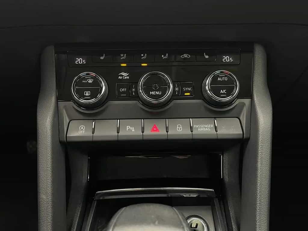 Skoda Karoq Style 4x4 *KESSY*KAM*LED*ACC*CARPLAY*SHZ* 02/2023-photo-25