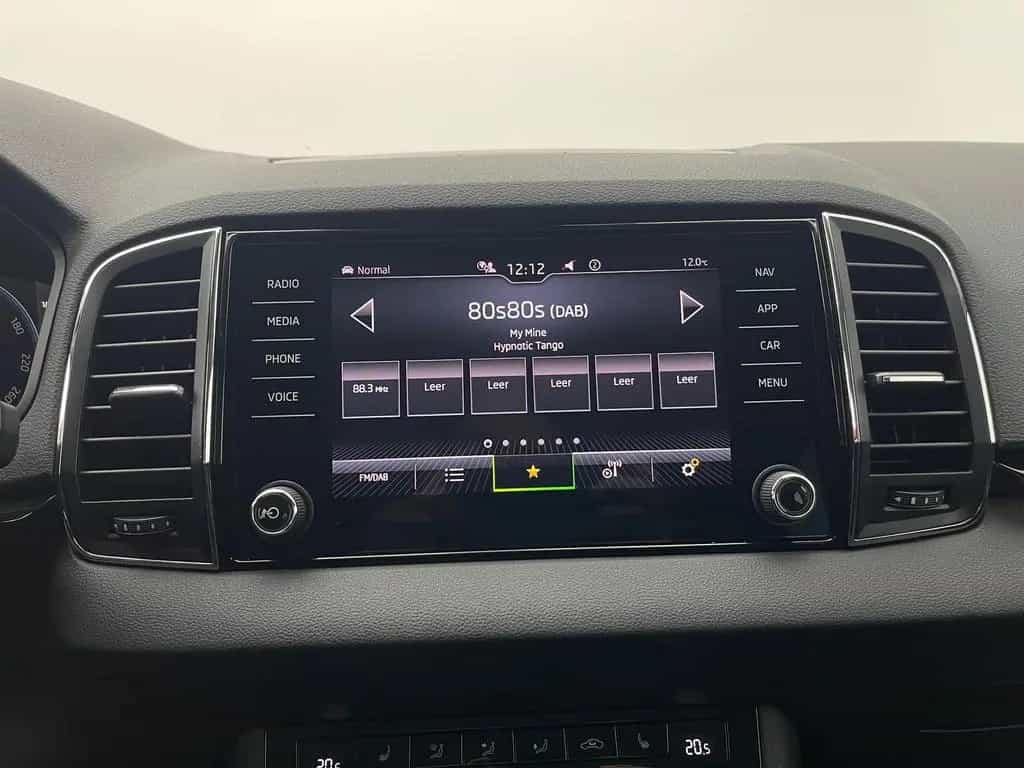 Skoda Karoq Style 4x4 *KESSY*KAM*LED*ACC*CARPLAY*SHZ* 02/2023-photo-26