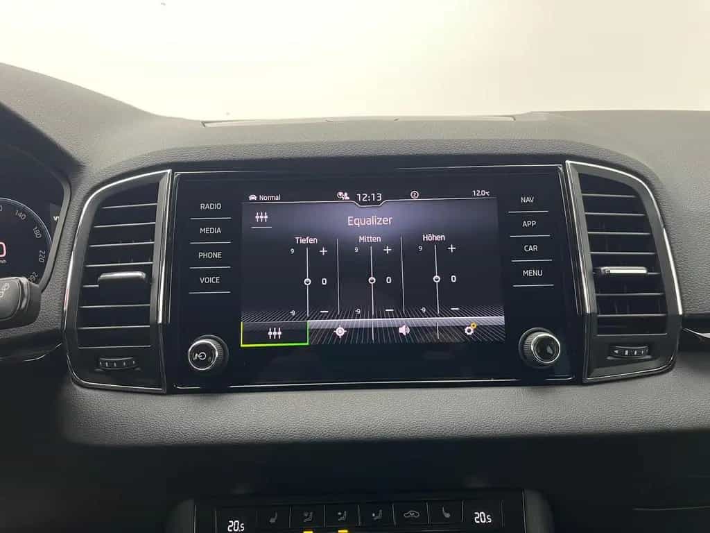 Skoda Karoq Style 4x4 *KESSY*KAM*LED*ACC*CARPLAY*SHZ* 02/2023-photo-32
