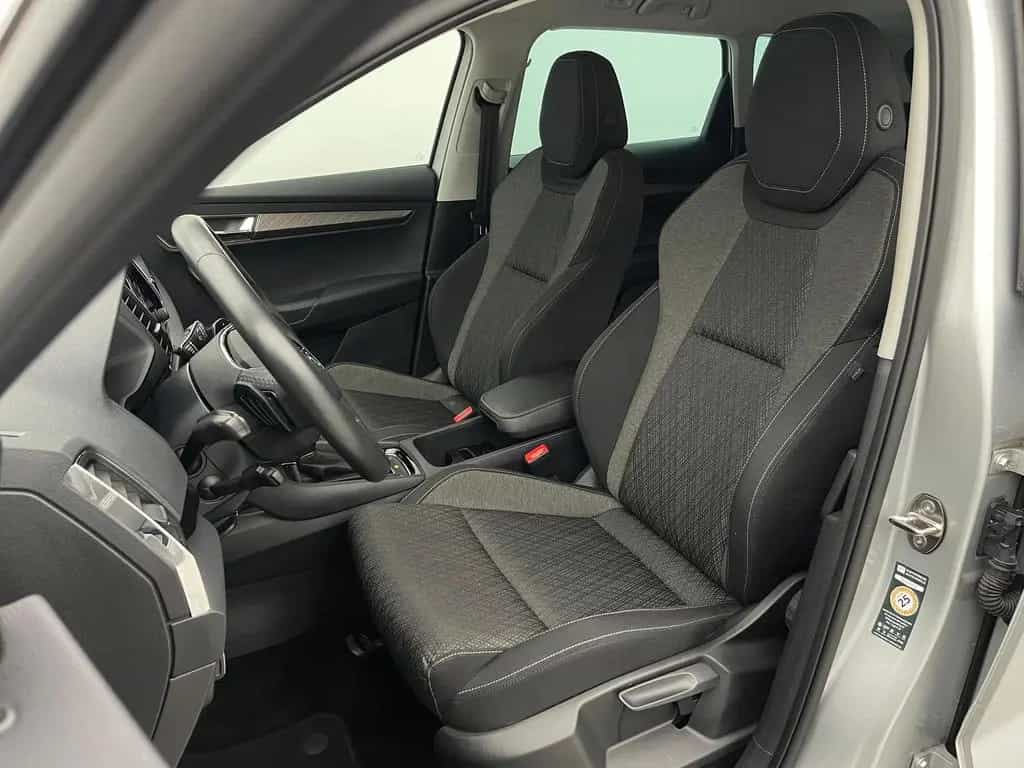 Skoda Karoq Style 4x4 *KESSY*KAM*LED*ACC*CARPLAY*SHZ* 02/2023-photo-40