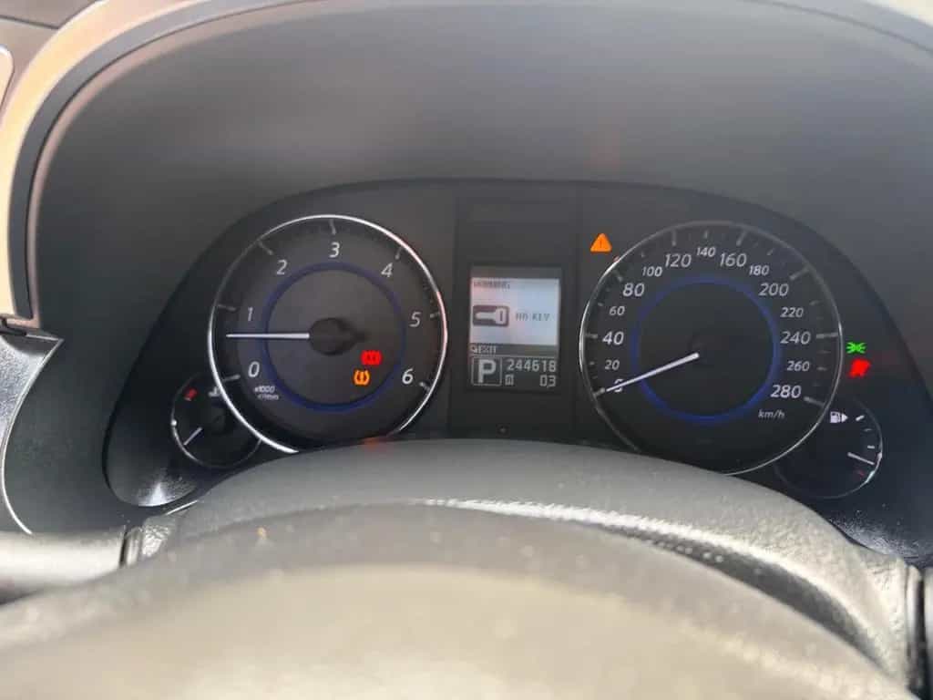 Infiniti QX70 3.0 d 05/2014-photo-16