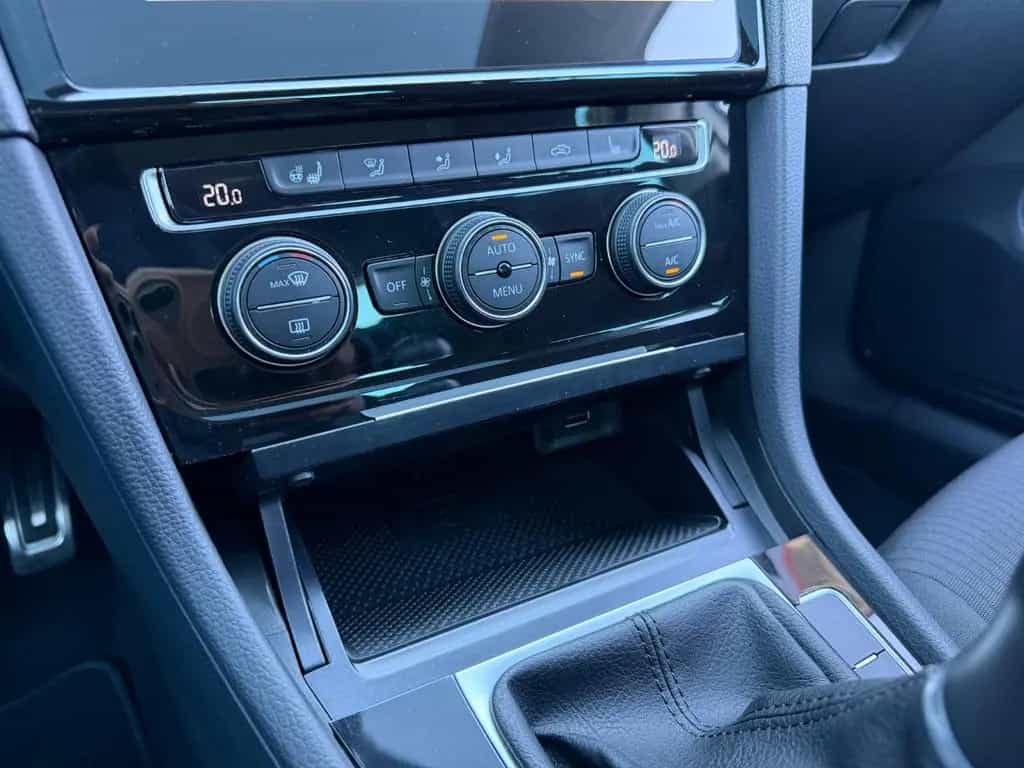 Volkswagen Golf Sound 1.0 TSI - Panoramadch ACC Sitzhzg LED 02/2018-photo-19