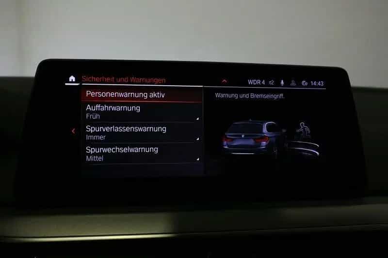 BMW 520 d Aut. LED HuD Parkassistent LiveCockProfessi 03/2020-photo-14