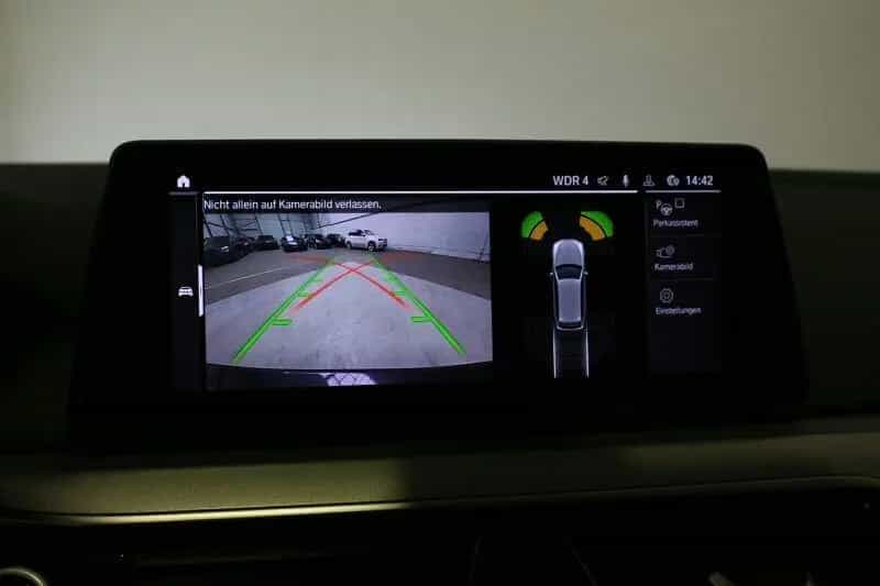 BMW 520 d Aut. LED HuD Parkassistent LiveCockProfessi 03/2020-photo-9