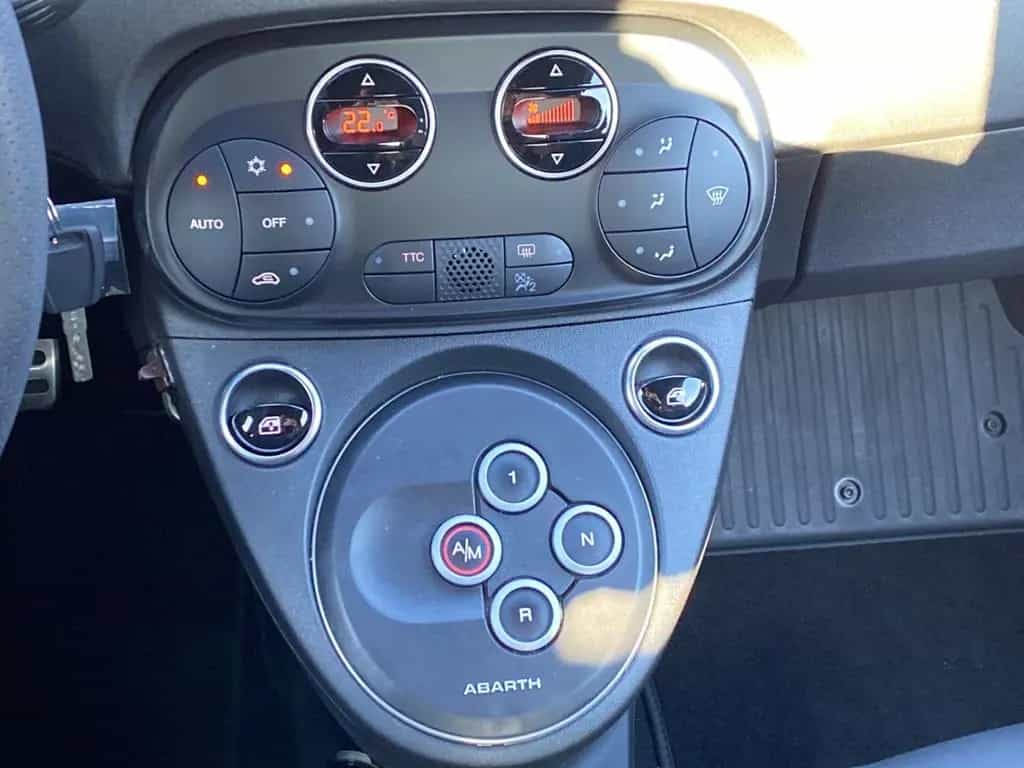 Abarth 500 695 1.4 T-Jet Sportpaket Navi Soundsystem Bi 08/2023-photo-17