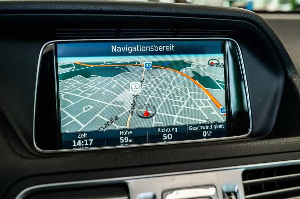 Mercedes-Benz E-Class 200 Cabrio Automatik 184 PS LED Navi 04/2016-photo-23