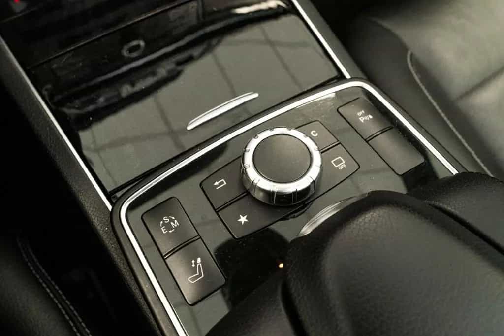 Mercedes-Benz E-Class 200 Cabrio Automatik 184 PS LED Navi 04/2016-photo-24