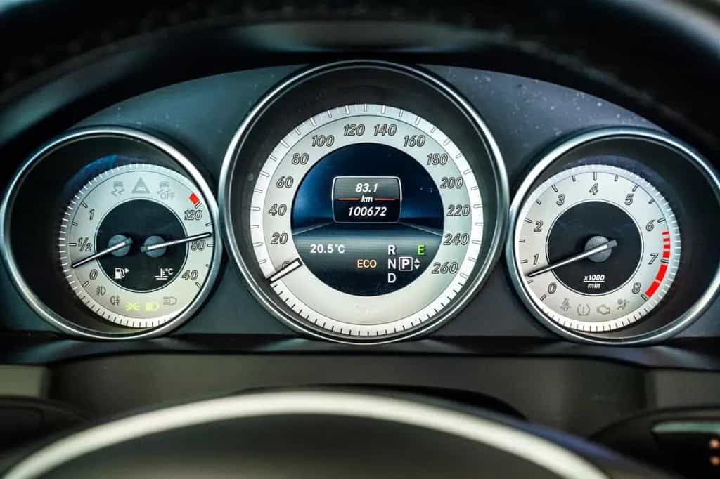 Mercedes-Benz E-Class 200 Cabrio Automatik 184 PS LED Navi 04/2016-photo-26