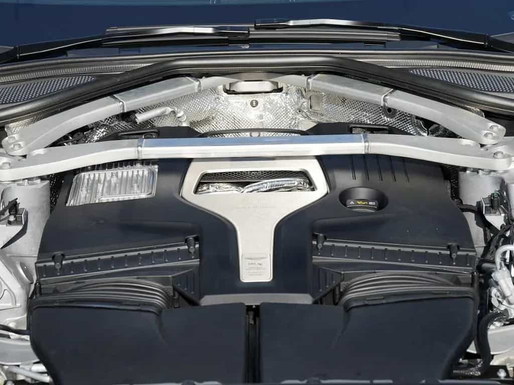 Aston Martin DBX S China Grey Onyx Black null-photo-17