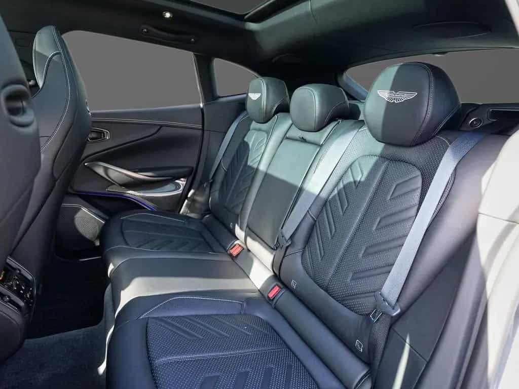 Aston Martin DBX S China Grey Onyx Black null-photo-30