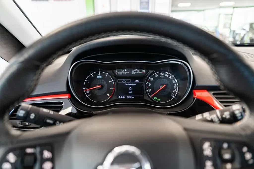 Opel Corsa E 1.6 Benzin Turbo OPC Performance 207 PS 06/2016-photo-25