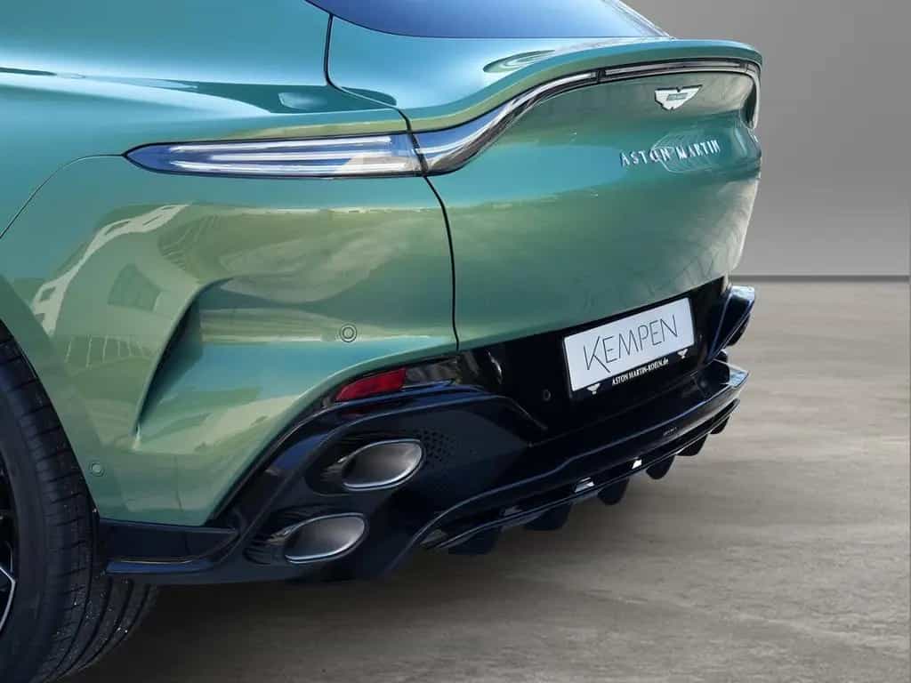 Aston Martin DBX S Iridescent Emerald / Oxford Tan Bowers WIl 02/2026-photo-13