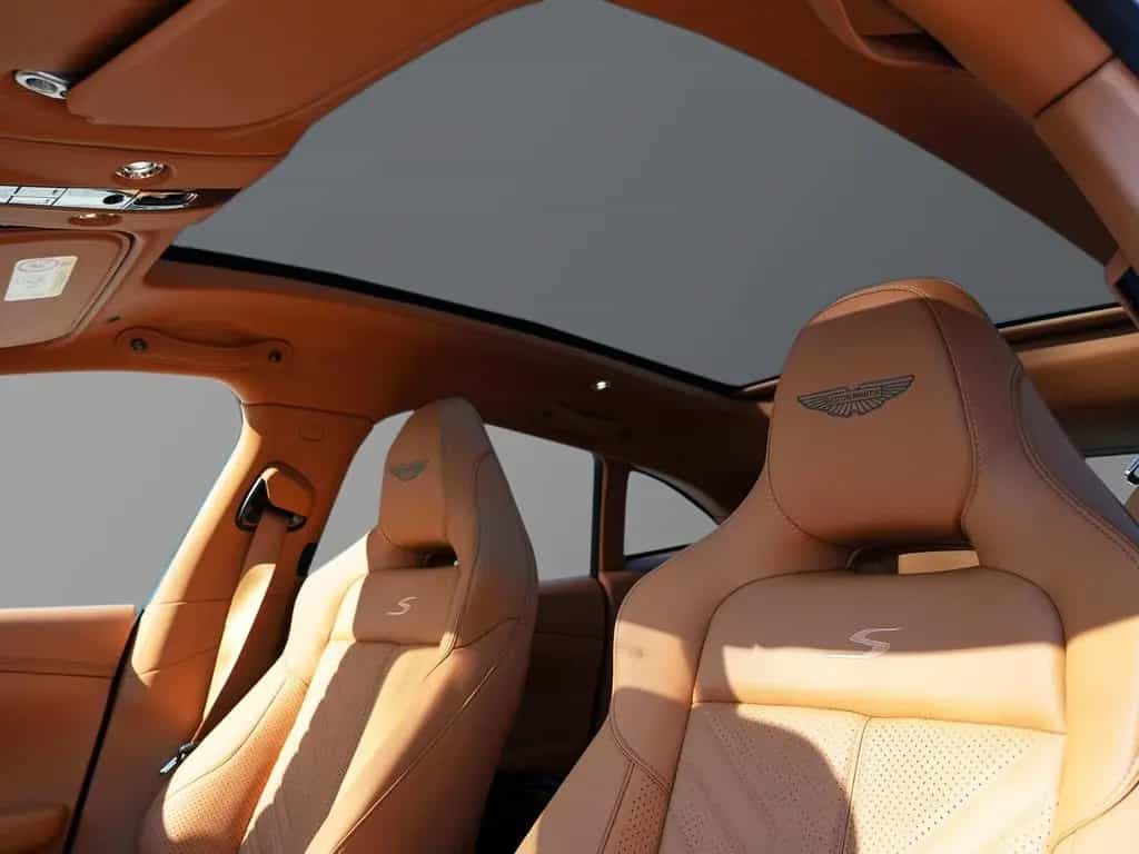 Aston Martin DBX S Iridescent Emerald / Oxford Tan Bowers WIl 02/2026-photo-21