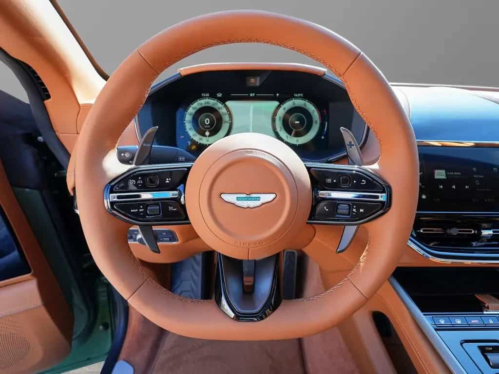 Aston Martin DBX S Iridescent Emerald / Oxford Tan Bowers WIl 02/2026-photo-22