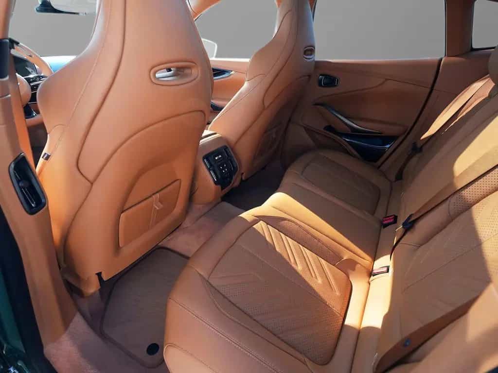 Aston Martin DBX S Iridescent Emerald / Oxford Tan Bowers WIl 02/2026-photo-26