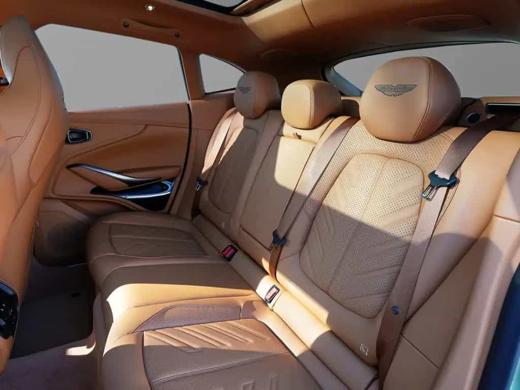 Aston Martin DBX S Iridescent Emerald / Oxford Tan Bowers WIl 02/2026-photo-27