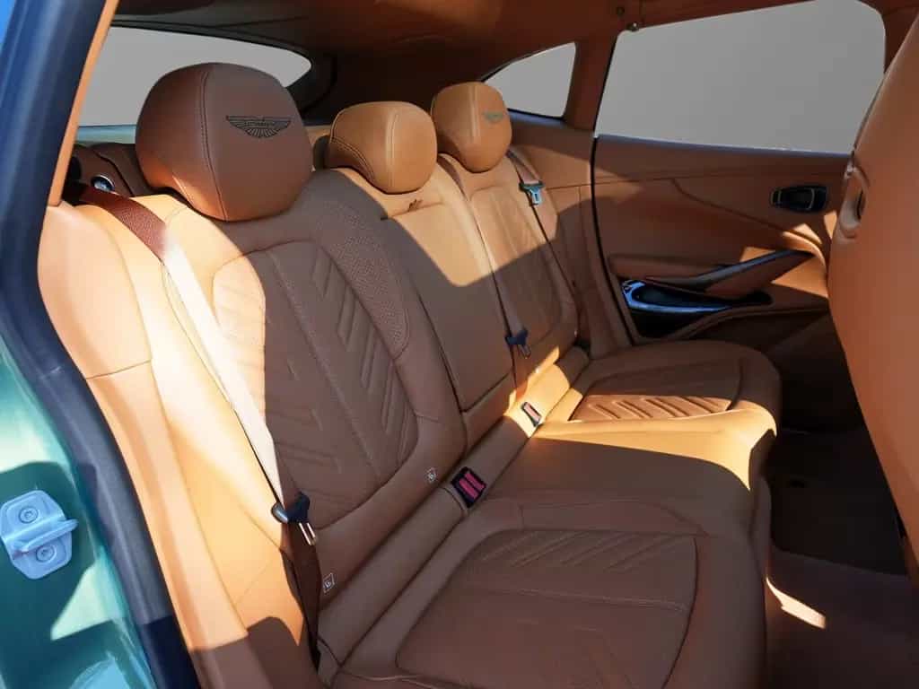Aston Martin DBX S Iridescent Emerald / Oxford Tan Bowers WIl 02/2026-photo-34