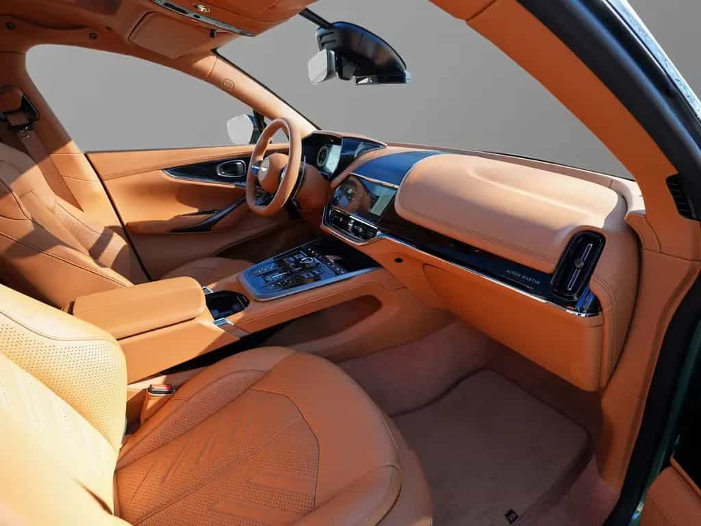 Aston Martin DBX S Iridescent Emerald / Oxford Tan Bowers WIl 02/2026-photo-36