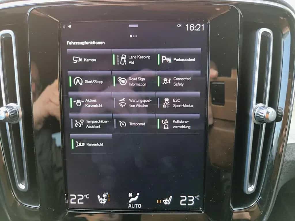 Volvo XC40 T3 Benzin Momentum Pro Navi / ACC / Kamera 09/2021-photo-19