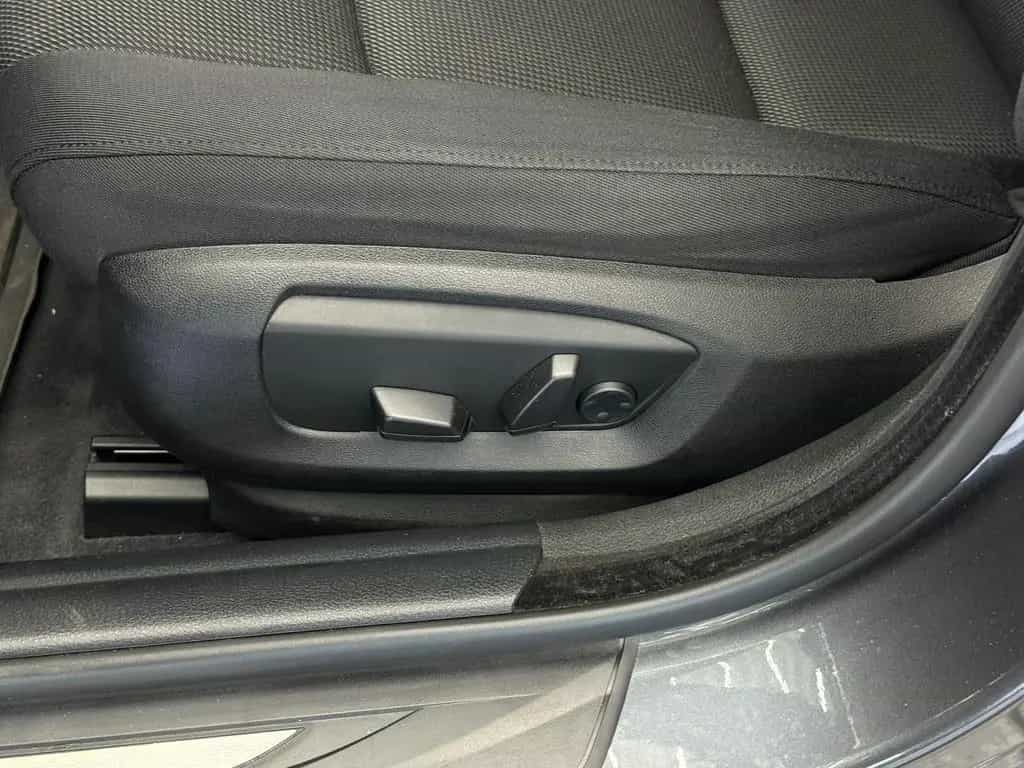 BMW 5 Series 520 dA xDrive, Navi, Bi-Xenon, Bluetooth, Sitzh. 08/2016-photo-10