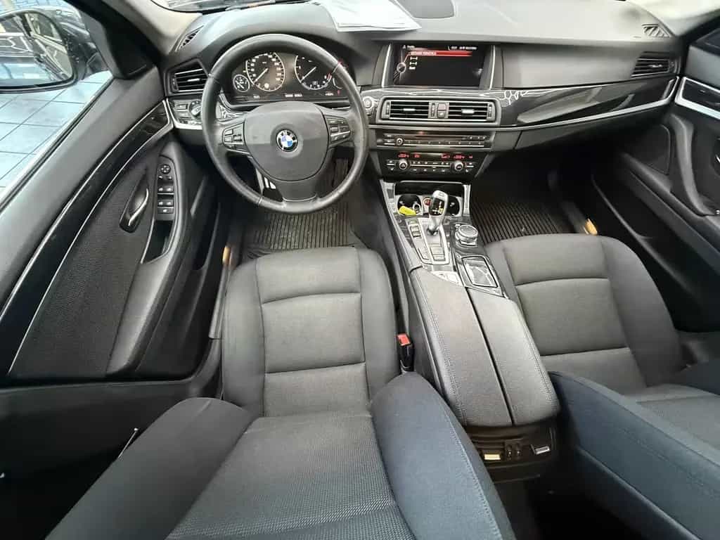 BMW 5 Series 520 dA xDrive, Navi, Bi-Xenon, Bluetooth, Sitzh. 08/2016-photo-3