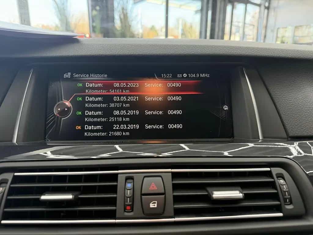BMW 5 Series 520 dA xDrive, Navi, Bi-Xenon, Bluetooth, Sitzh. 08/2016-photo-5