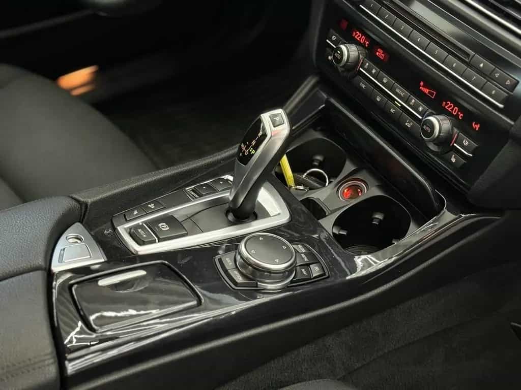 BMW 5 Series 520 dA xDrive, Navi, Bi-Xenon, Bluetooth, Sitzh. 08/2016-photo-6