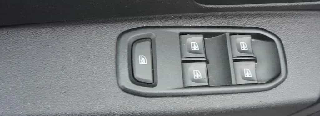Dacia Duster 1.3 *NAVI*CAM*KLIMA*EFH ALU+ALLWETTER+Sit 07/2019-photo-12