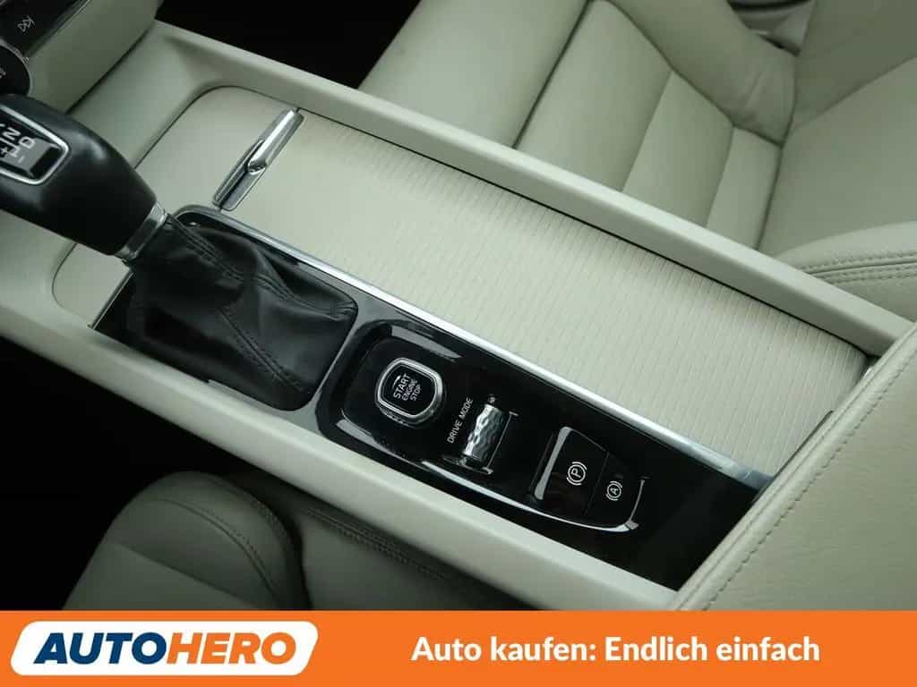 Volvo 2.0 D4 Momentum Pro AWD Aut.*NAV*LED*TEMP*CAM* 12/2019-photo-23
