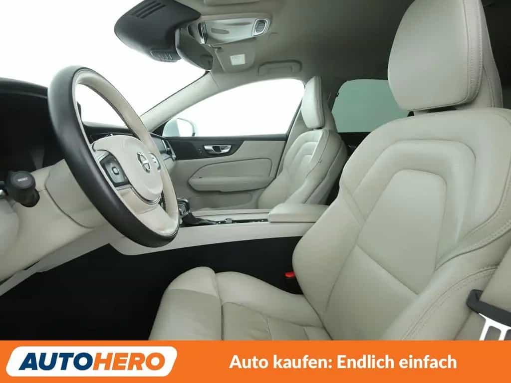 Volvo 2.0 D4 Momentum Pro AWD Aut.*NAV*LED*TEMP*CAM* 12/2019-photo-9