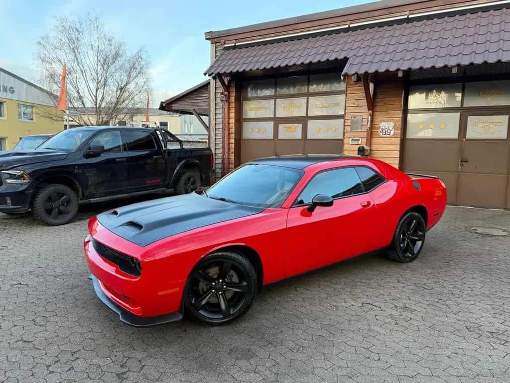 Dodge Challenger 5,7 V8*SRT KIT*LEDER*NAVI*KEYLESS*GARNTIE*SERVIC 11/2020-photo-1