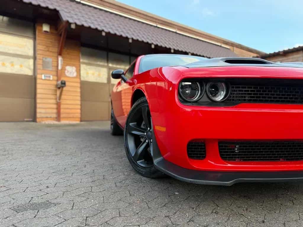Dodge Challenger 5,7 V8*SRT KIT*LEDER*NAVI*KEYLESS*GARNTIE*SERVIC 11/2020-photo-10
