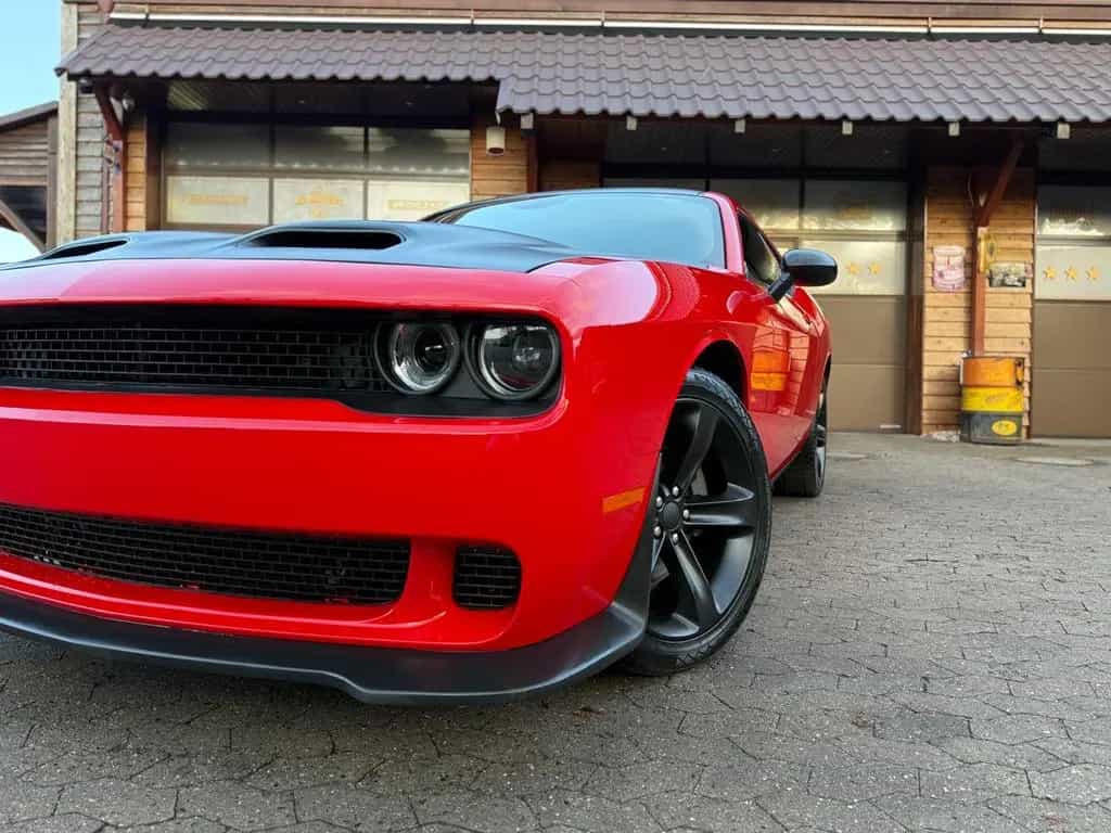 Dodge Challenger 5,7 V8*SRT KIT*LEDER*NAVI*KEYLESS*GARNTIE*SERVIC 11/2020-photo-2