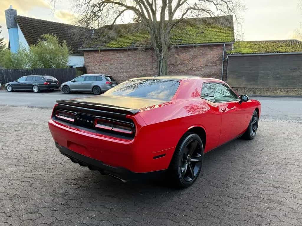 Dodge Challenger 5,7 V8*SRT KIT*LEDER*NAVI*KEYLESS*GARNTIE*SERVIC 11/2020-photo-20