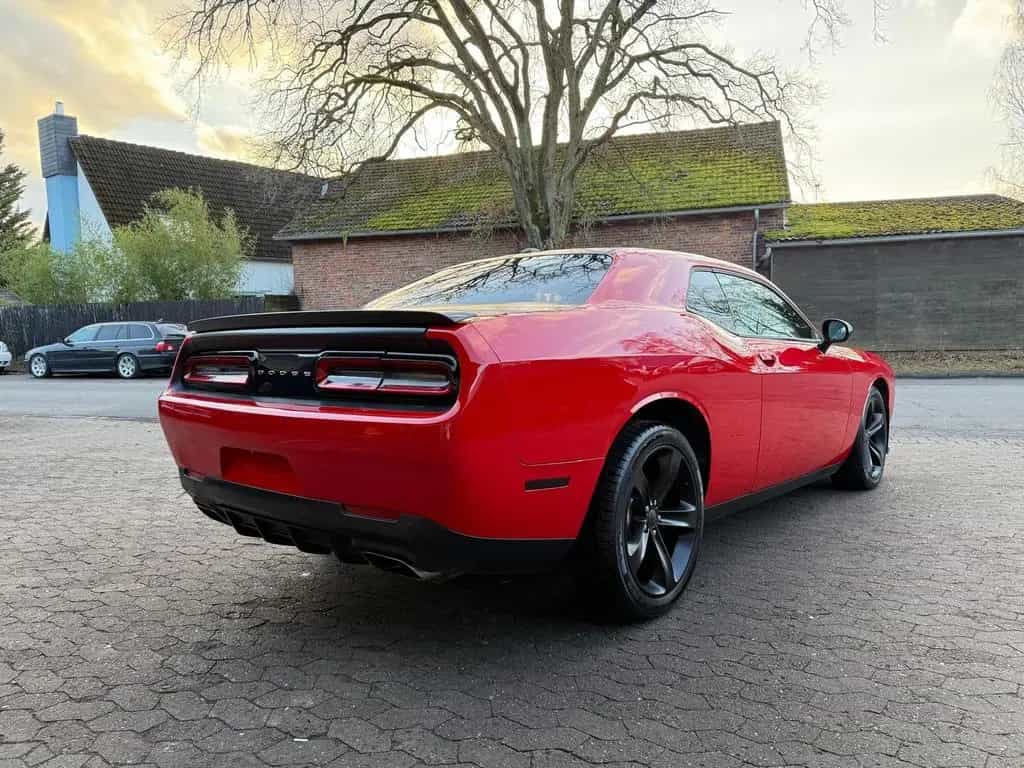 Dodge Challenger 5,7 V8*SRT KIT*LEDER*NAVI*KEYLESS*GARNTIE*SERVIC 11/2020-photo-22