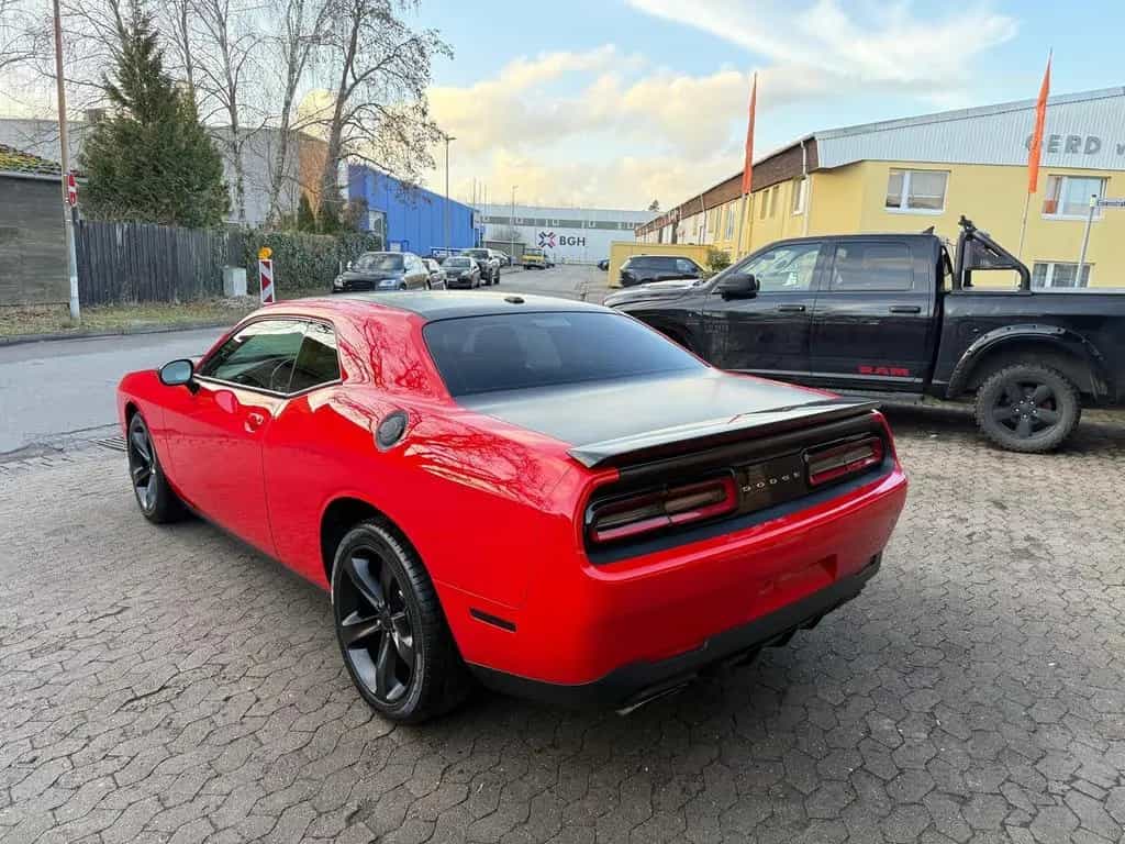 Dodge Challenger 5,7 V8*SRT KIT*LEDER*NAVI*KEYLESS*GARNTIE*SERVIC 11/2020-photo-24