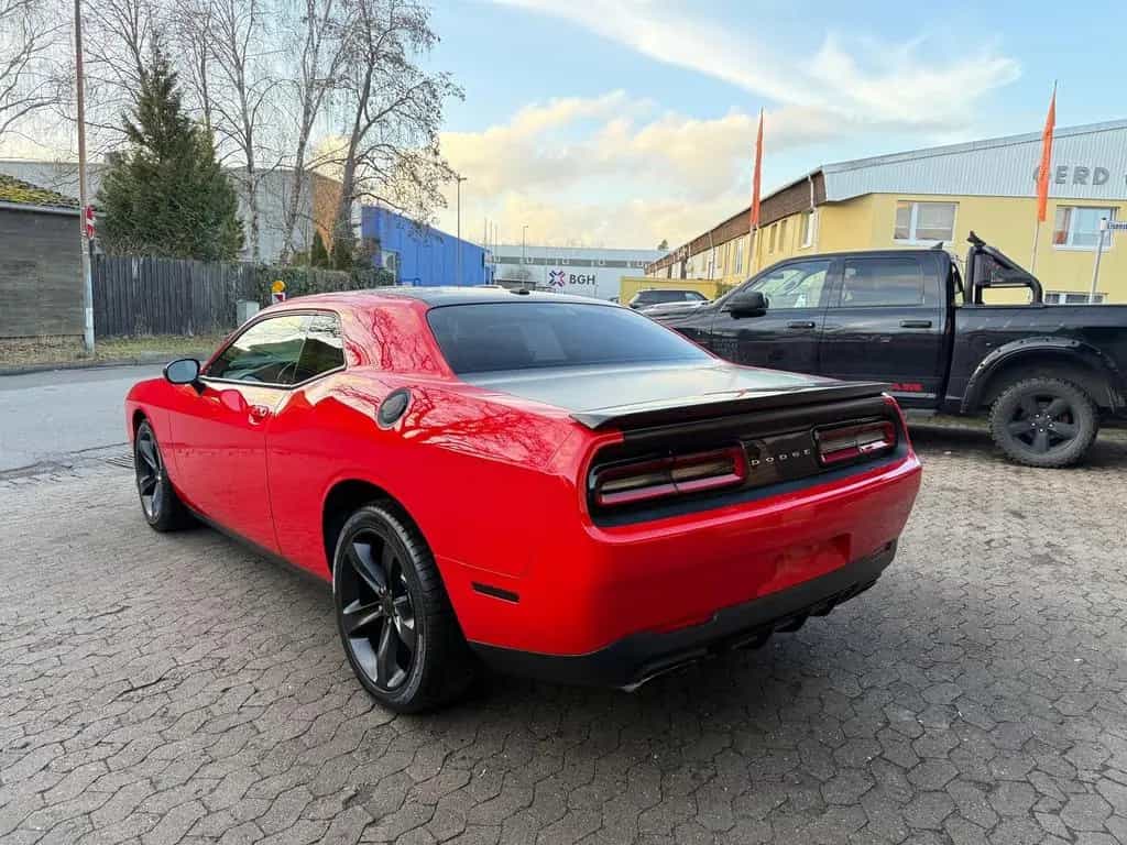 Dodge Challenger 5,7 V8*SRT KIT*LEDER*NAVI*KEYLESS*GARNTIE*SERVIC 11/2020-photo-25