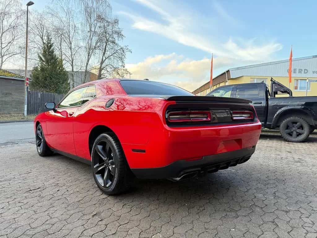 Dodge Challenger 5,7 V8*SRT KIT*LEDER*NAVI*KEYLESS*GARNTIE*SERVIC 11/2020-photo-26